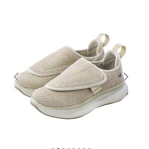 Silverts Beige Mesh Slip-On Comfort Slip Resistant Shoes SVSGG Size 6